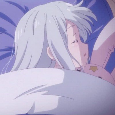 Angelababy两套高定